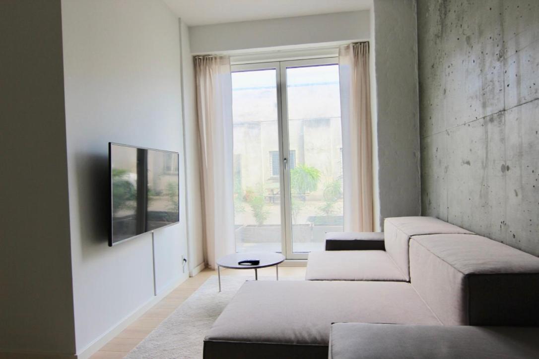 Cool 1-bed W New Yorker Vibes With Private Terrace Lejlighed København